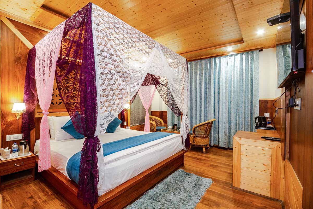 Honeymoon Suite - Snow Creek By JNS Hotels