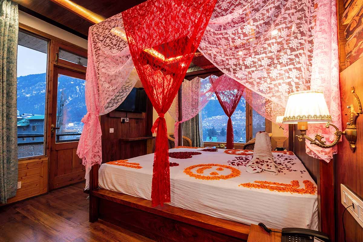 Honeymoon Suites